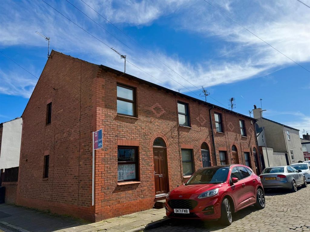 2 bed end terrace house for salePoynton Street, Macclesfield SK10