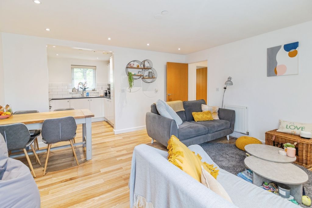 Additional image 3 of 2 bed flat for saleAddenbrookes Road, Newport Pagnell MK16