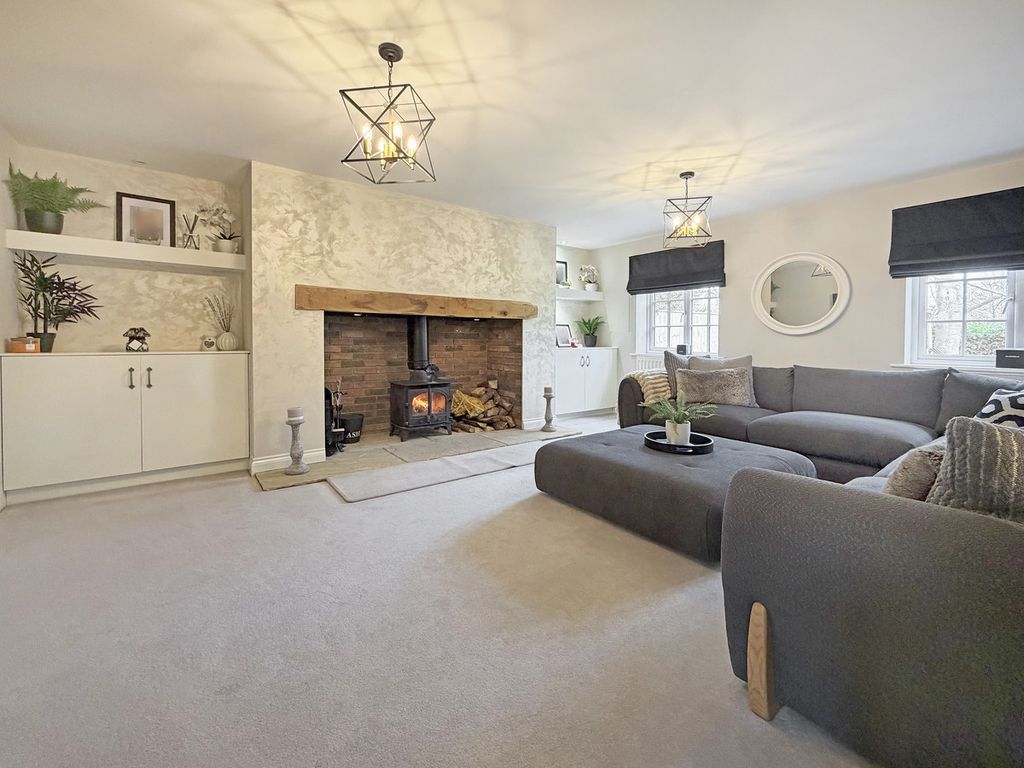 6 bed detached house for saleLadgate Lane, Middlesbrough, 7 TS5 photo 2