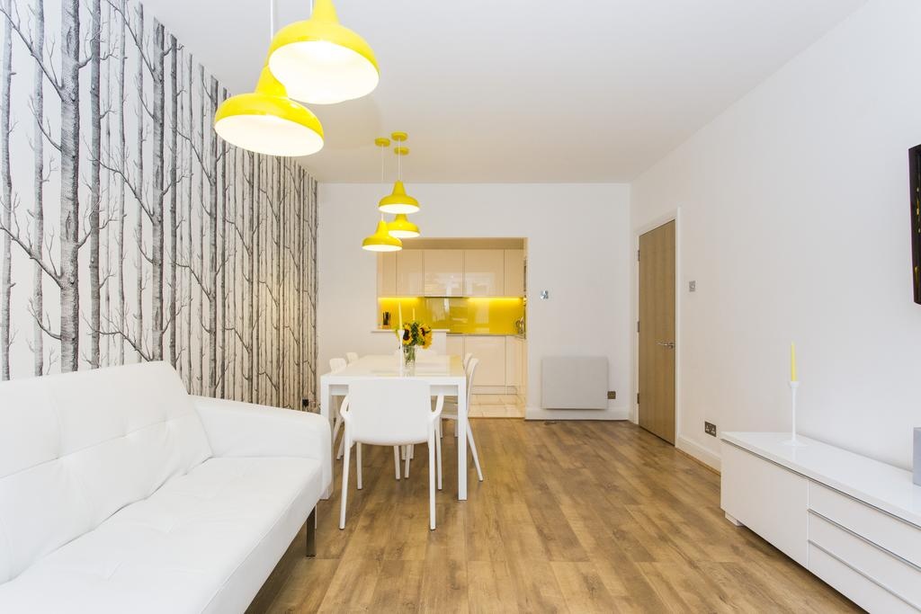 2 Bed Flat, Bartholomew Close, EC1A, N1 7GU photo 3