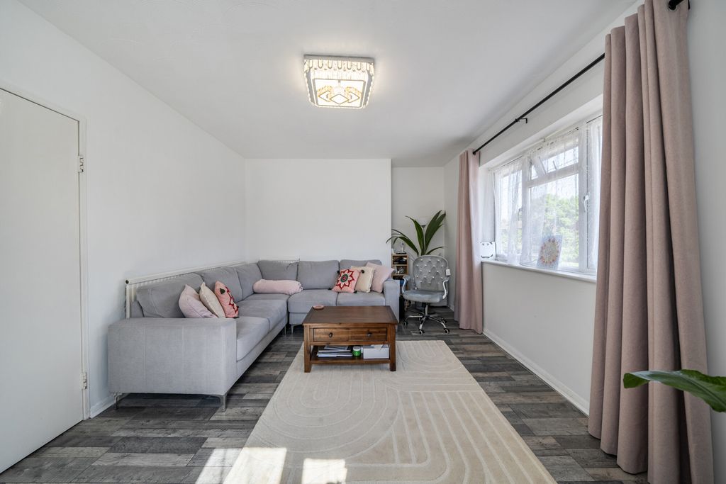 Additional image 14 of 2 bed maisonette for saleCheltenham Close, Northolt UB5
