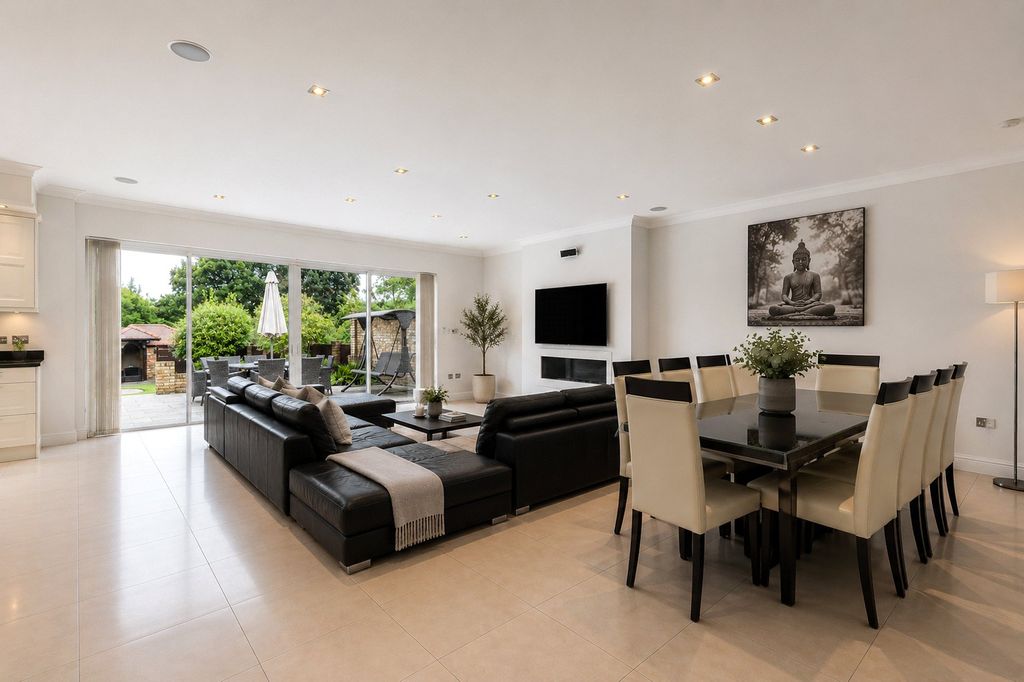 Additional image 4 of 7 bed detached house for saleManor Road, Potters Bar, Hertfordshire EN6