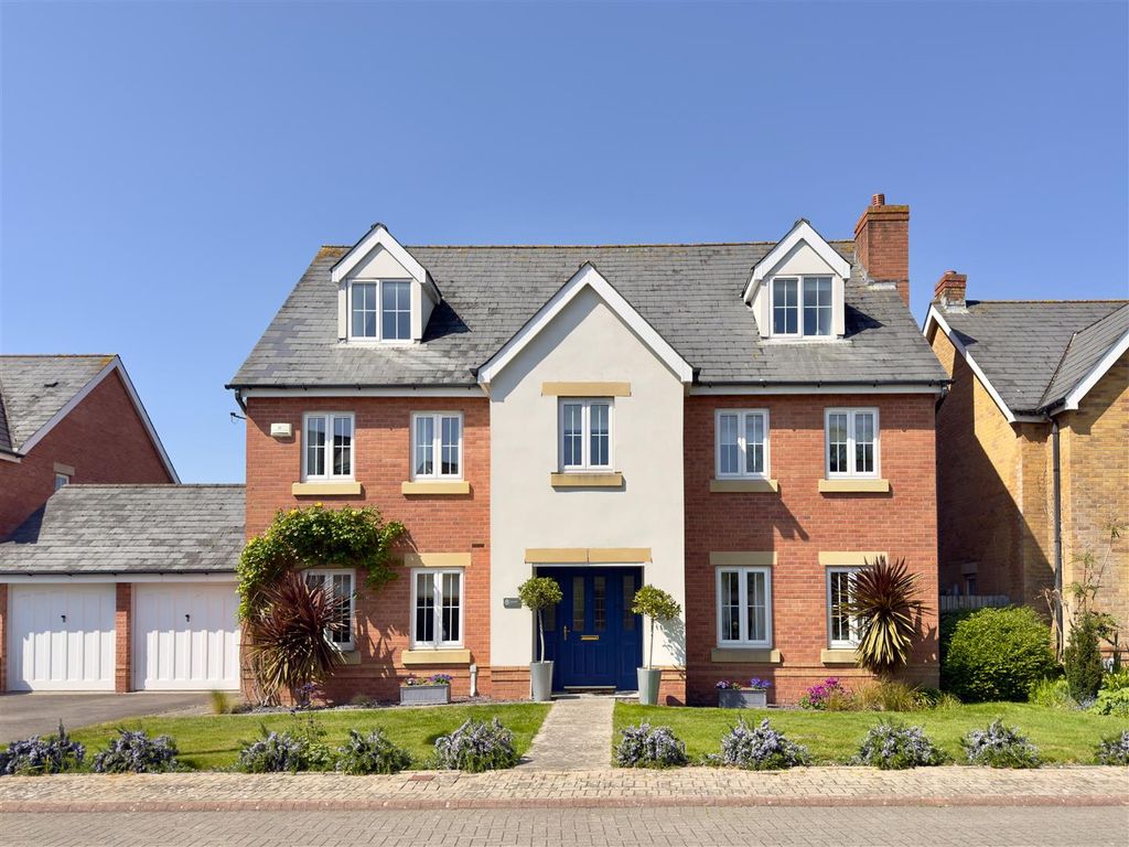 5 bed detached house for saleClos Cradog, Penarth CF64