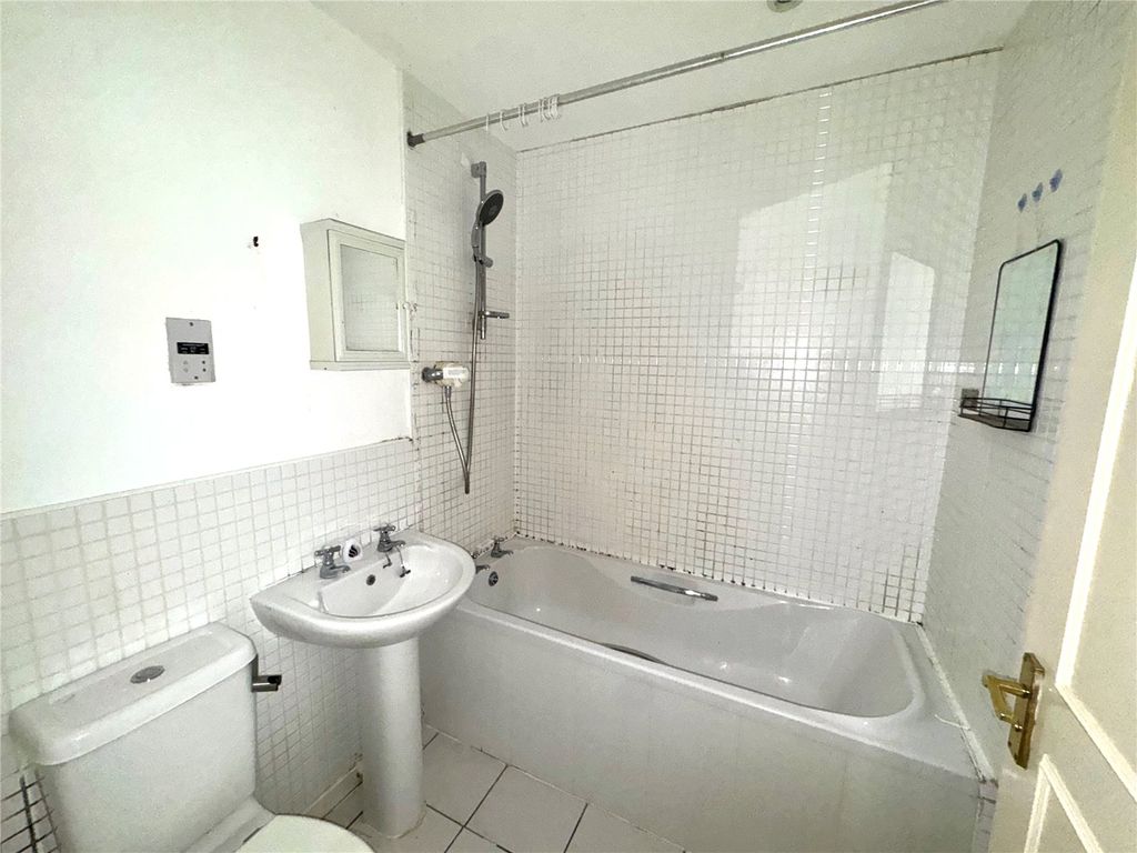 Additional image 7 of 2 bed flat for saleTuke Grove, Wakefield, West Yorkshire WF1