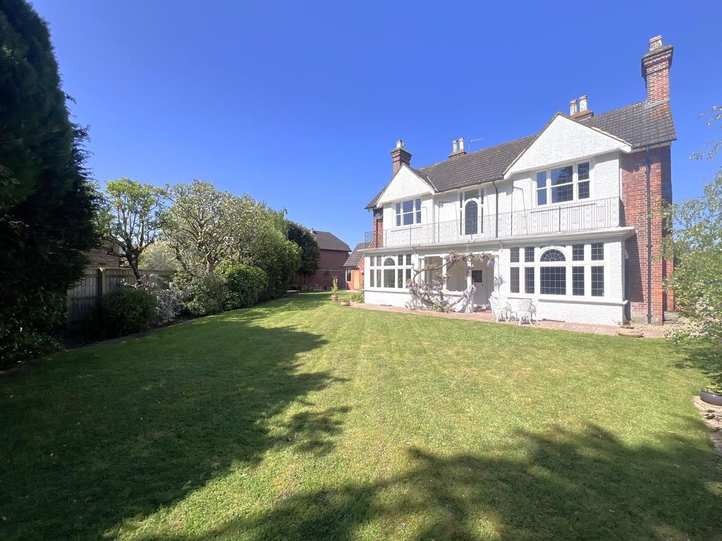 Additional image 23 of 5 bed detached house for saleStation Road, Marlow, Buckinghamshire SL7