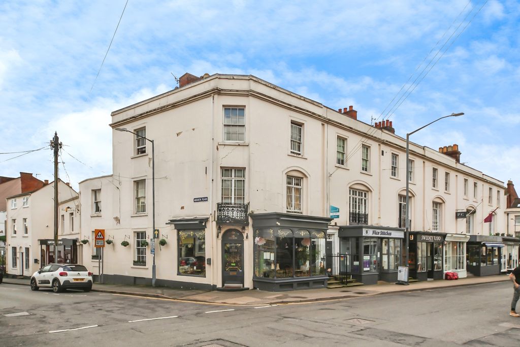 6 bed office for saleRegent Street, Leamington Spa CV32