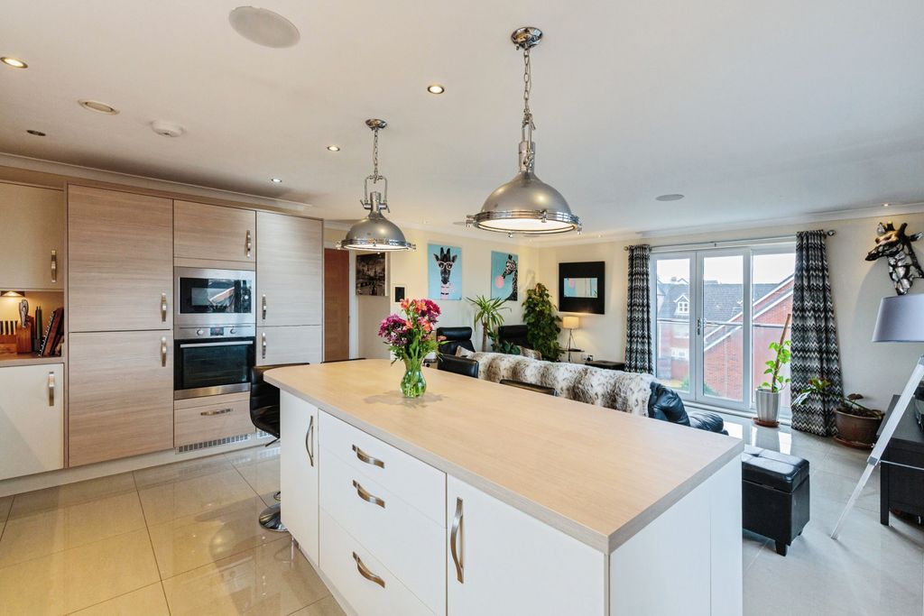Additional image 3 of 2 bed flat for saleVictory Boulevard, Lytham St. Annes FY8