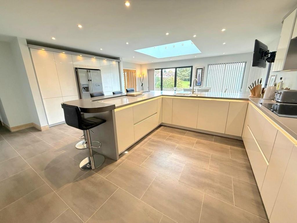 Additional image 6 of 5 bed detached house for saleBelfry Lane, Collingtree Park, Northampton NN4