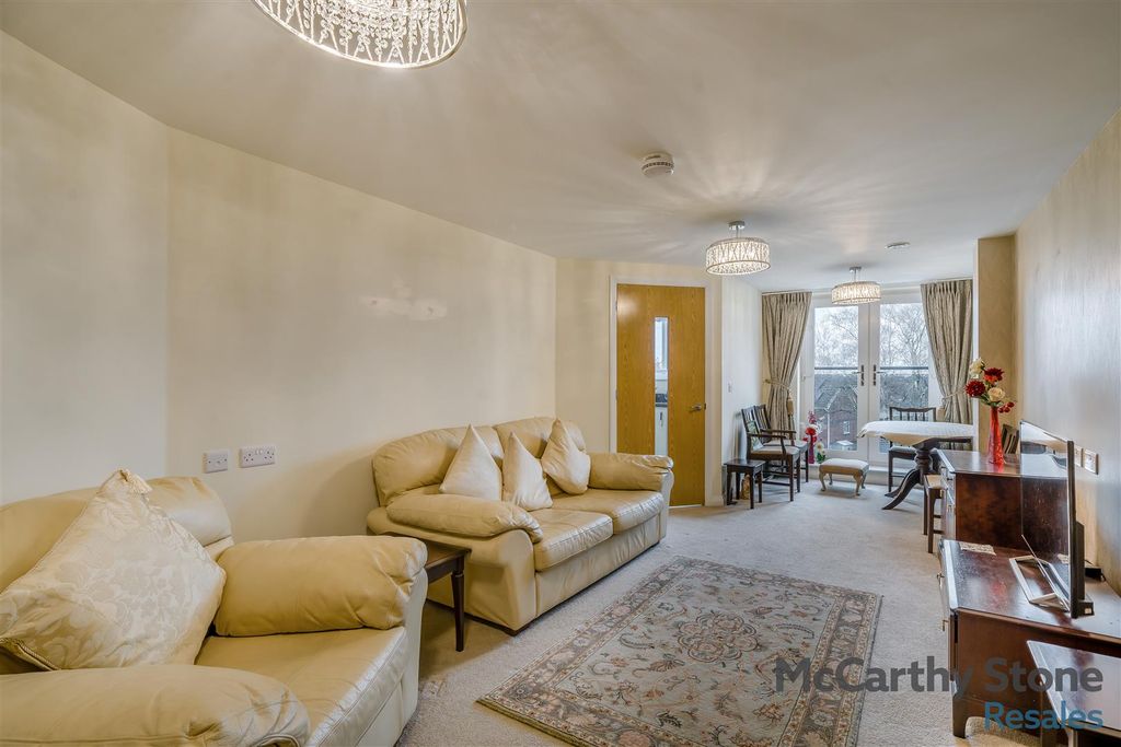 1 bed flat for saleBurlington Gardens, Leyland PR25