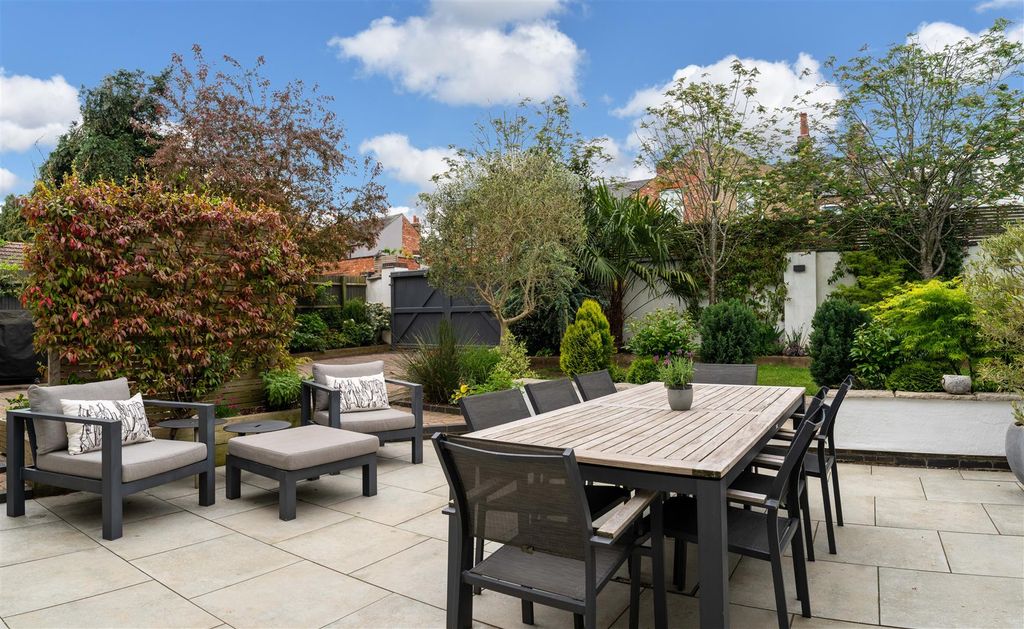 Additional image 28 of 5 bed detached house for salePark Avenue South, Northampton NN3