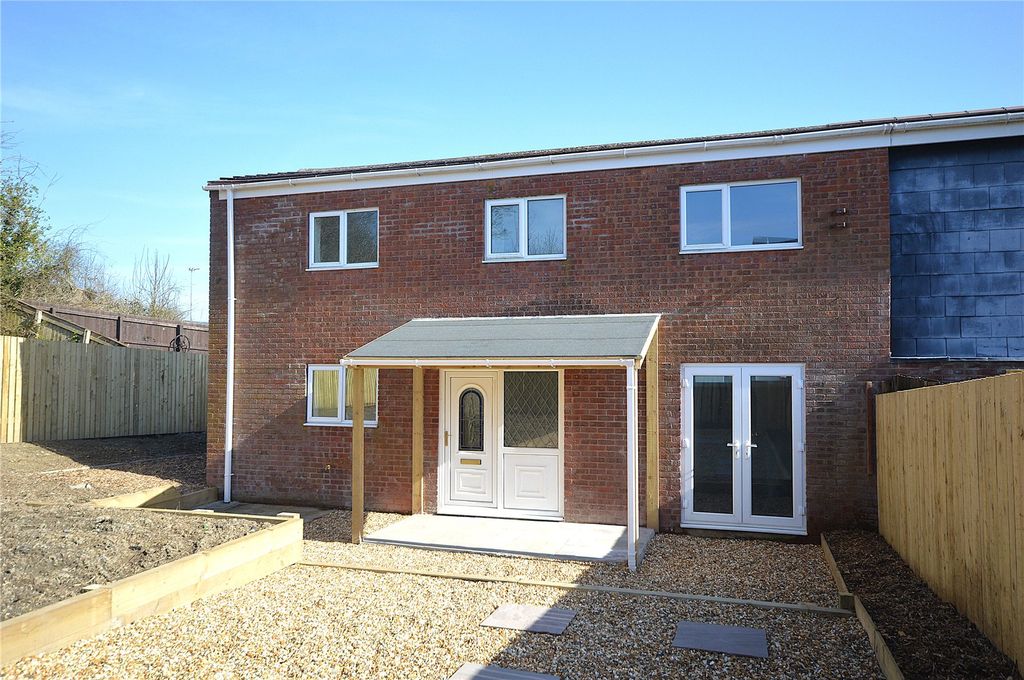 3 bed semi-detached house for saleLon Helyg, Newtown, Powys SY16