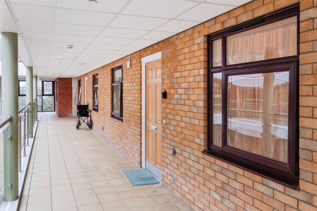 Additional image 15 of 2 bed flat for saleWestbury Lane, Newport Pagnell MK16