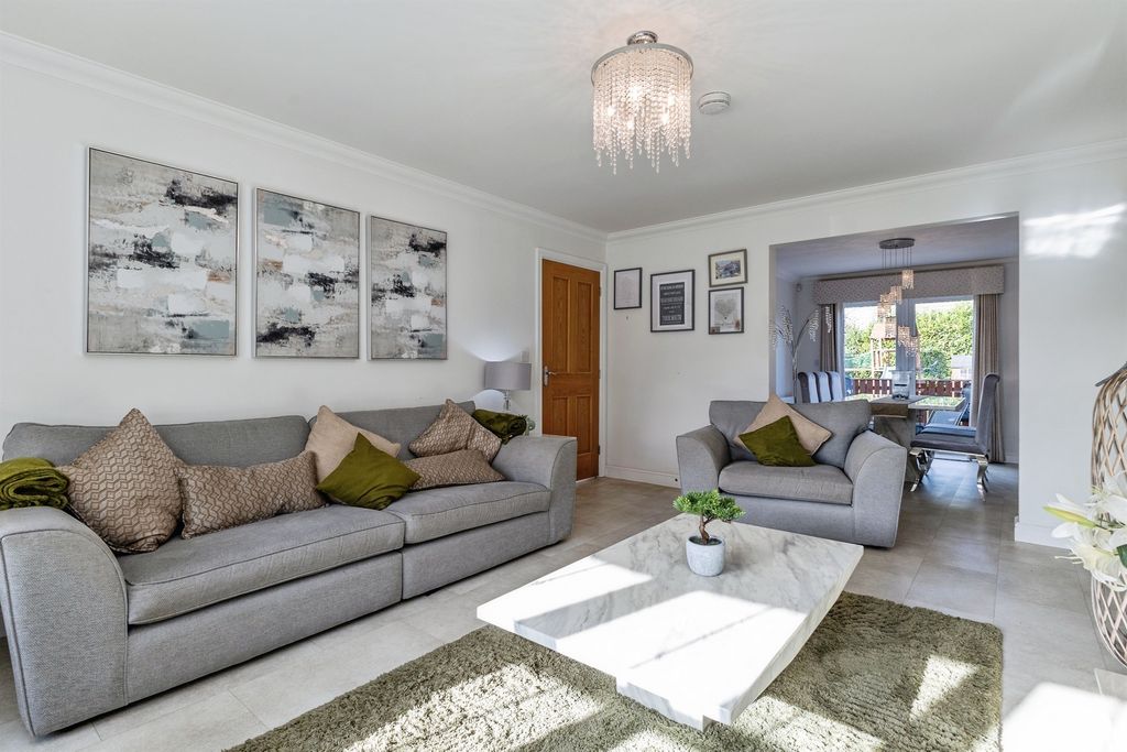4 bed detached house for saleSalis Close, Middlesbrough TS5 photo 5