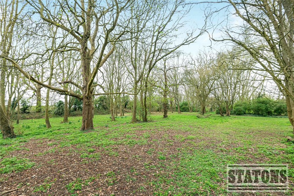 Additional image 18 of 2 bed flat for saleRydal Mount, Santers Lane, Potters Bar, Hertfordshire EN6