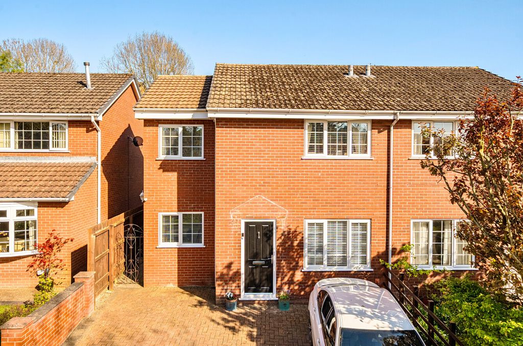 3 bed semi-detached house for saleSycamore Drive, Newtown, Powys SY16