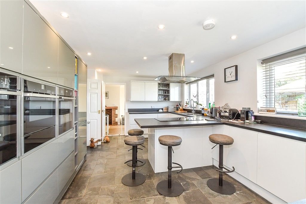 4 bed detached house for saleGloucester Mews, New Romney, Kent TN28