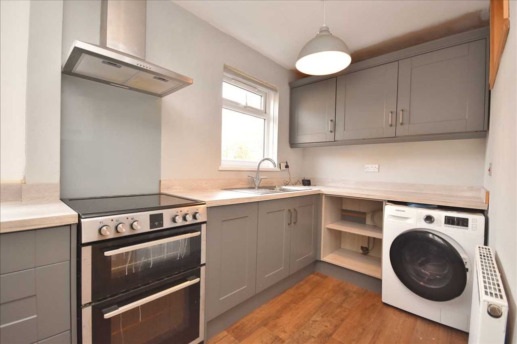 1 bed flat for saleNookfield, Leyland PR26 photo 4