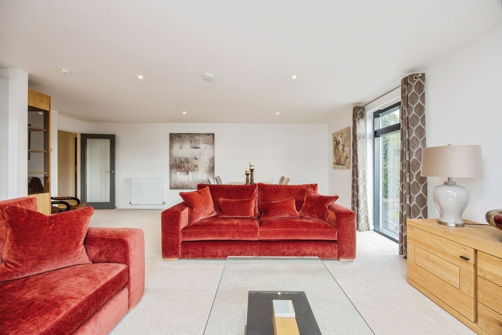 Additional image 2 of 2 bed flat for saleThe Yard, Lostwithiel, Cornwall PL22