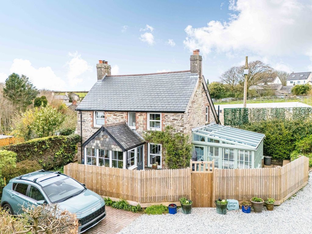 3 bed detached house for saleTrevelmond, Liskeard PL14