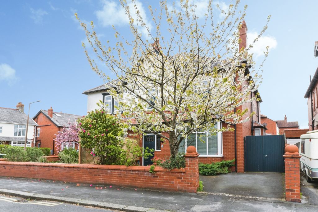 Additional image 3 of 4 bed semi-detached house for saleWorsley Road, Lytham St. Annes FY8