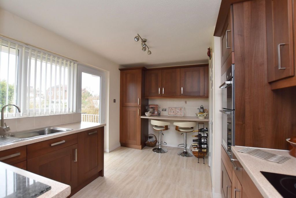Additional image 10 of 4 bed detached house for saleQueens Road, Littlestone TN28