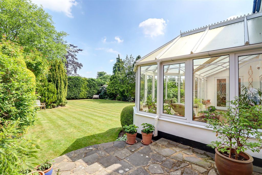 Additional image 19 of 5 bed detached house for saleWoodside, Leigh-On-Sea SS9