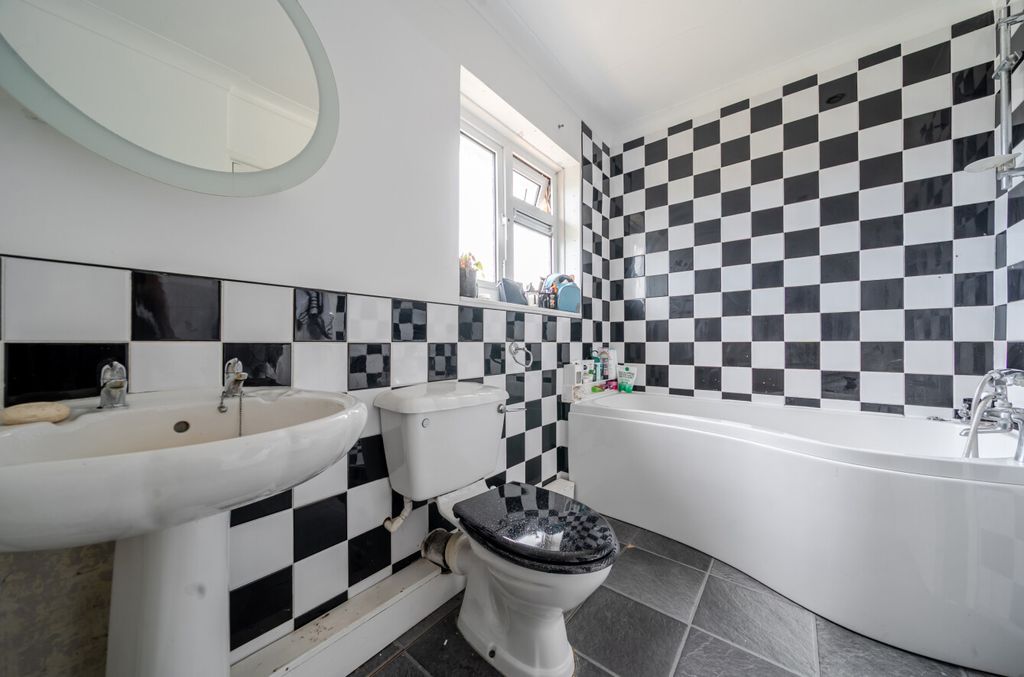 Additional image 6 of 2 bed flat for saleFetherston Road, Lancing, West Sussex BN15