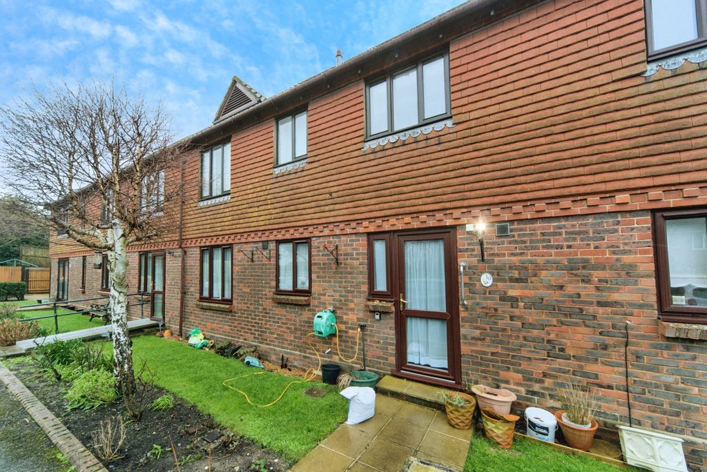2 bed flat for saleChurch Bailey, Pevensey, East Sussex BN24