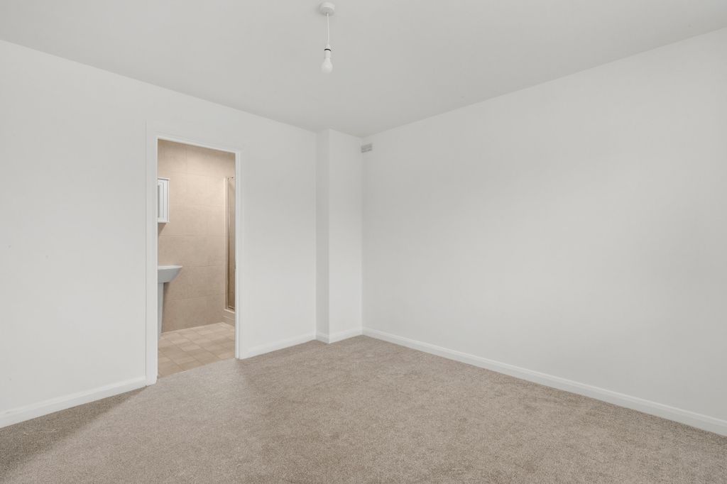Additional image 12 of 3 bed flat for saleFlat 4, Denton Court, Bobmore Lane, Marlow, Buckinghamshire SL7