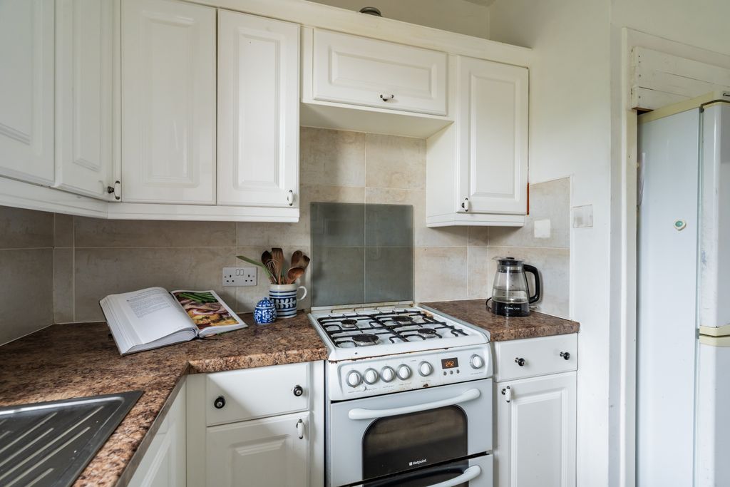 Additional image 16 of 2 bed flat for sale20 Eskview Crescent, Musselburgh EH21