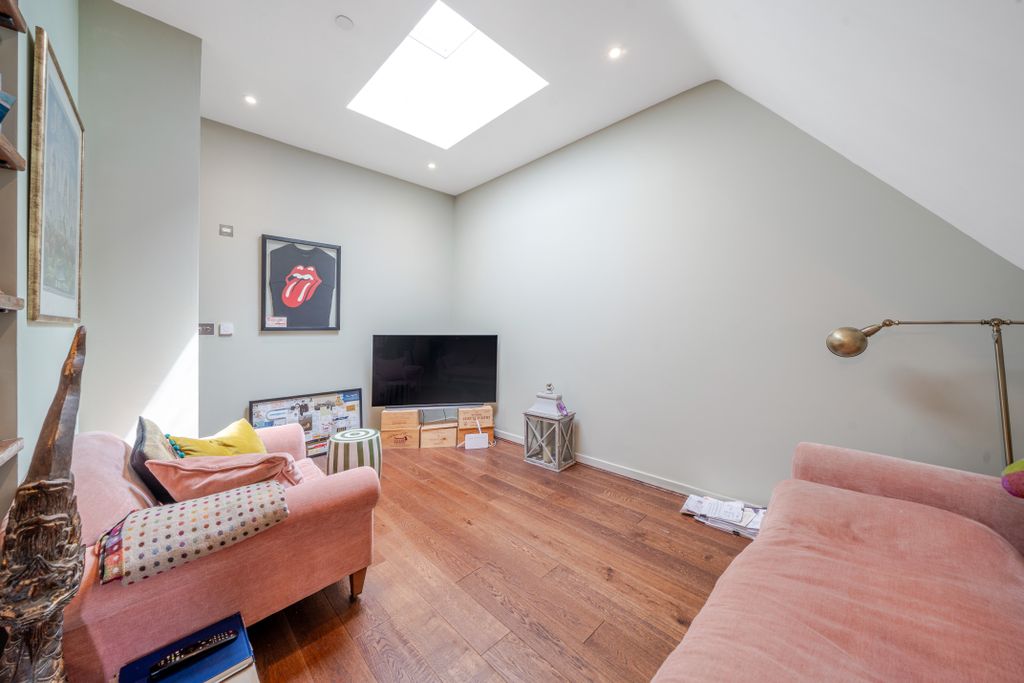 Additional image 2 of 1 bed flat for saleListon Road, Marlow SL7