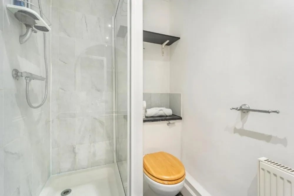 Studio Flat, Craven St, WC2N, N1 7GU photo 4