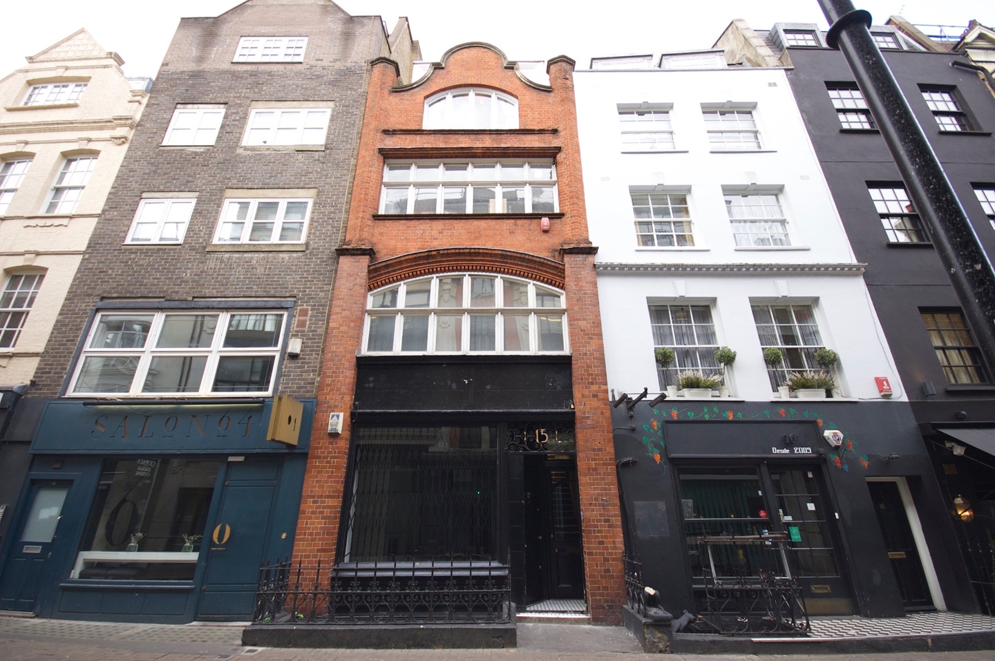 1 Bed Flat, Bateman Street, W1D, N1 7GU photo 2