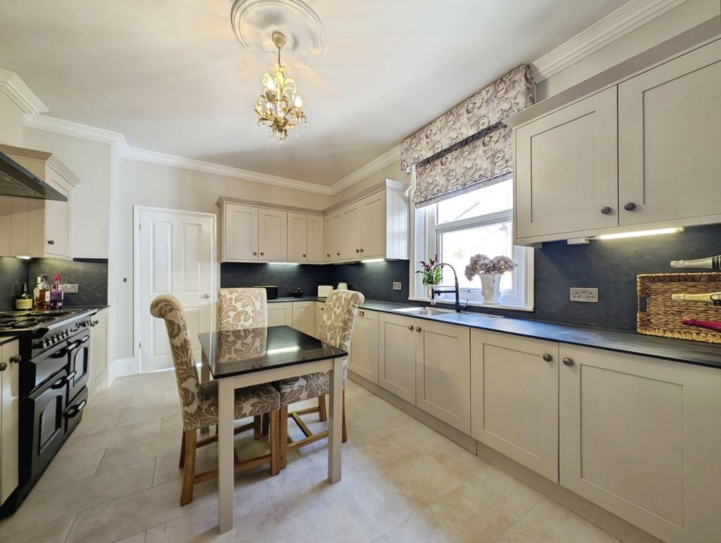 5 bed terraced house for saleThe Poplars, Gosforth, Newcastle Upon Tyne, Tyne And Wear NE3 photo 3