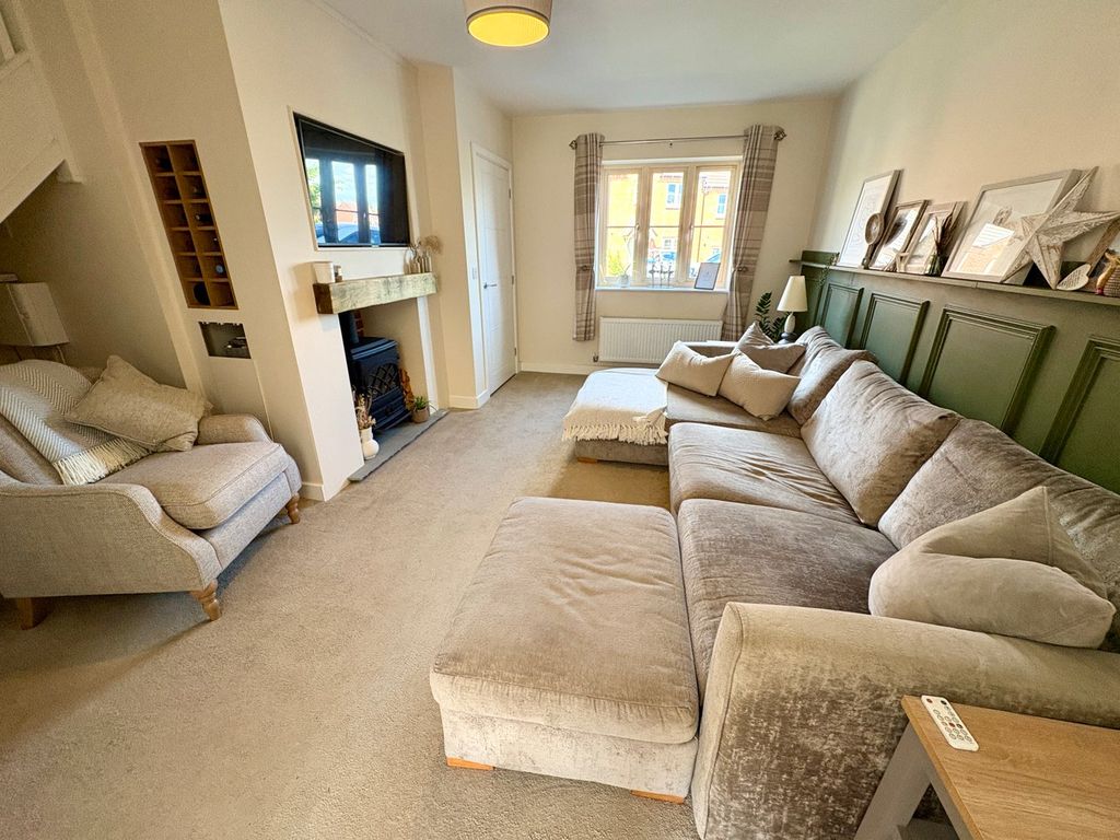 Additional image 2 of 3 bed semi-detached house for saleDale Close, Lutterworth LE17