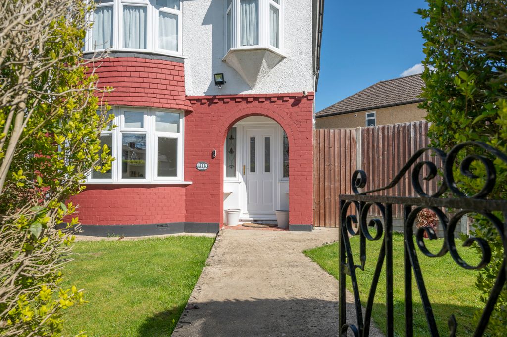 Additional image 27 of 4 bed semi-detached house for saleMonkleigh Road, Morden SM4