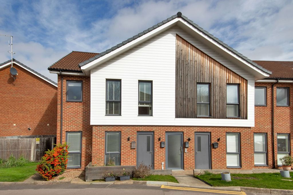 1 bed flat for saleBramblefield Close, Longfield DA3