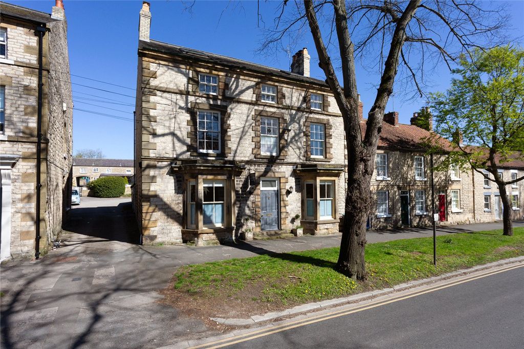 6 bed end terrace house for saleEastgate, Pickering, North Yorkshire YO18