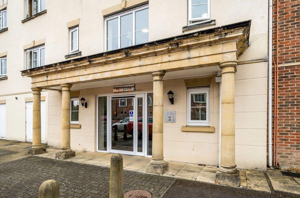 Additional image 16 of 2 bed flat for saleSpiro Close, Pulborough RH20