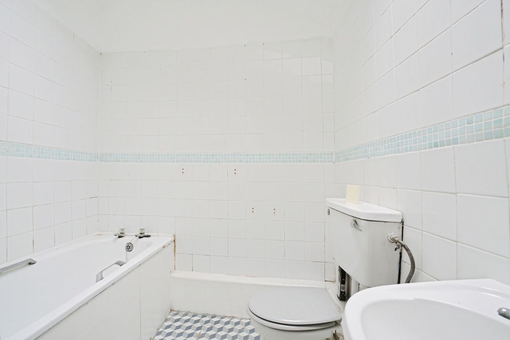 Additional image 11 of 2 bed flat for saleBodmin Hill, Lostwithiel, Cornwall PL22