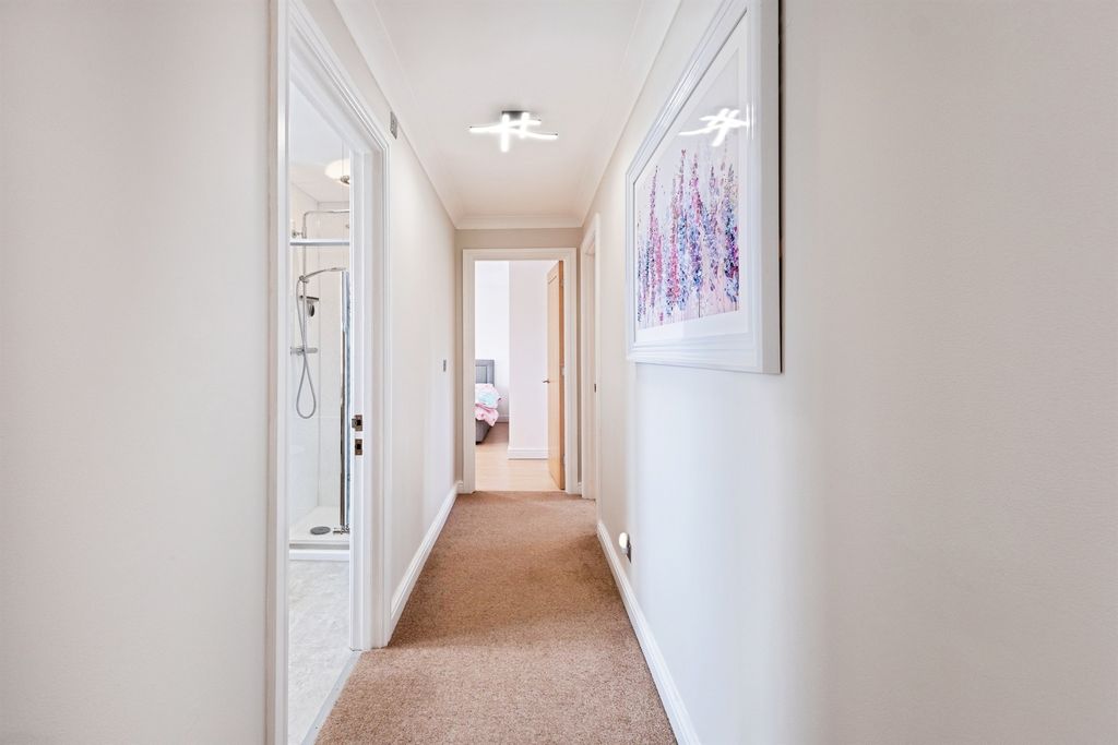 Additional image 13 of 4 bed detached house for saleTabard Gardens, Newport Pagnell MK16