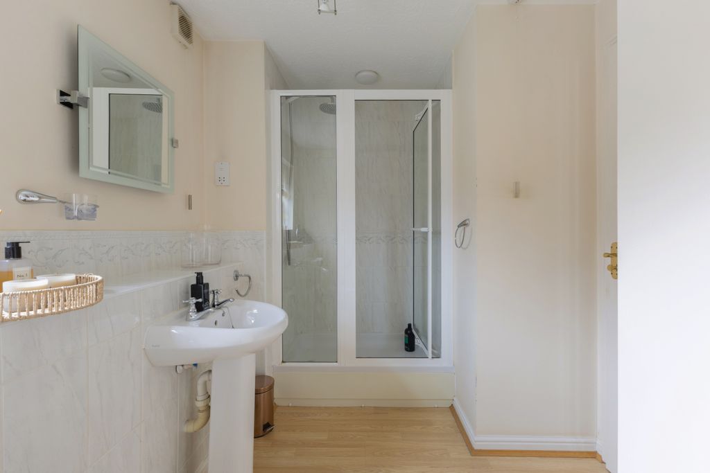 Additional image 12 of 5 bed detached house for saleAdwalton Close, Newark NG24