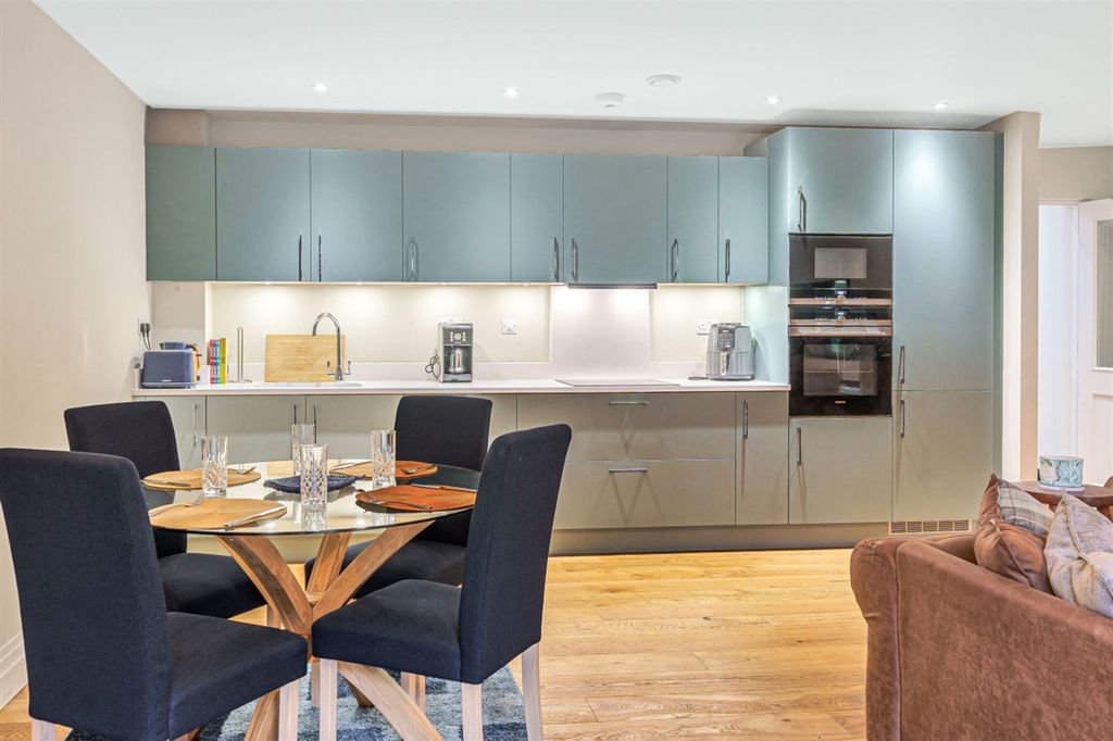 Additional image 2 of 2 bed flat for saleKings Drive, Midhurst GU29