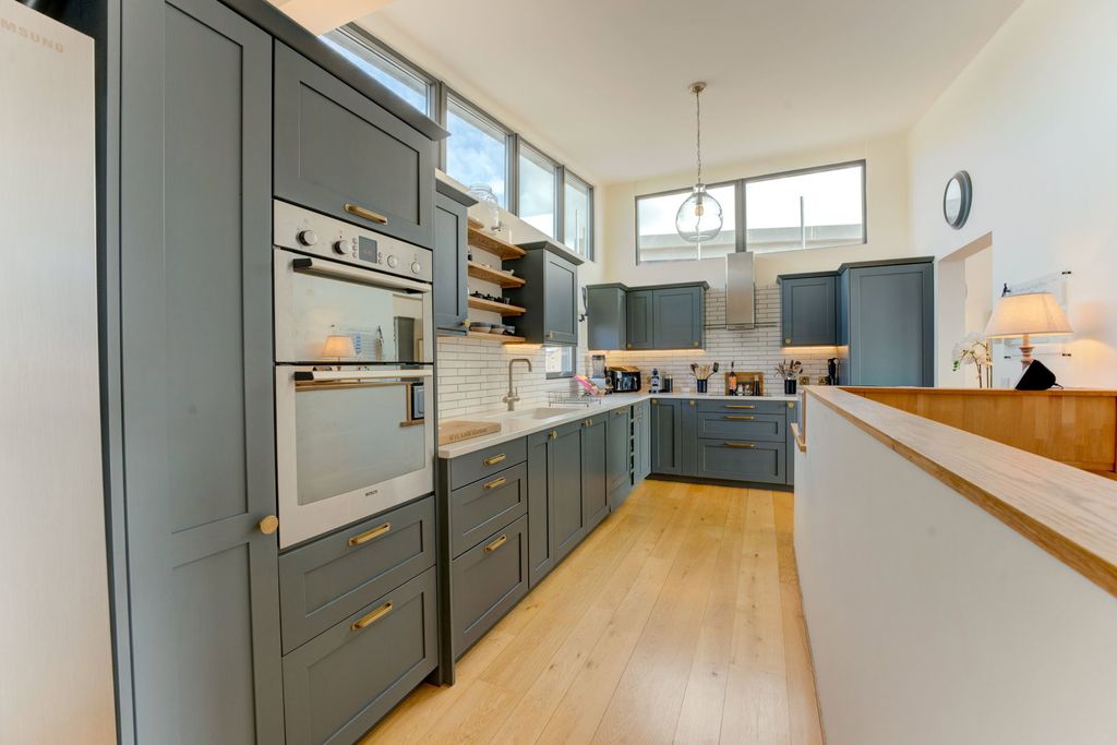 Additional image 3 of 4 bed detached house for saleBrighton Road, Lancing BN15