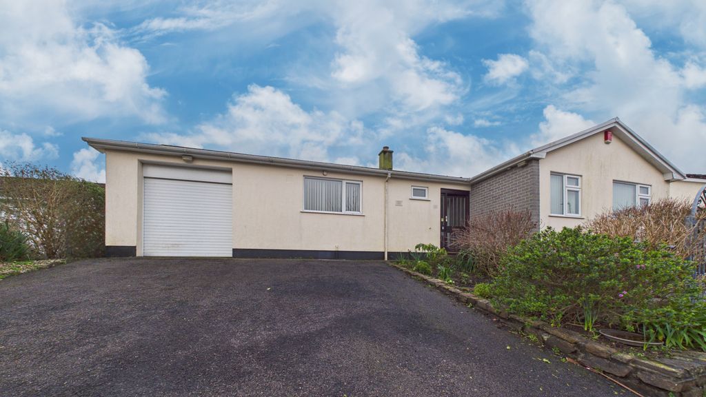 3 bed bungalow for salePenarwyn Crescent, Heamoor TR18