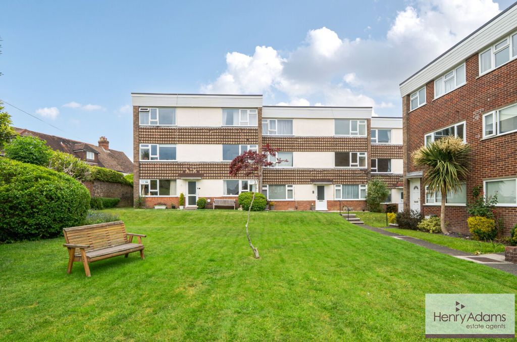 2 bed maisonette for saleWinton Road, Petersfield GU32