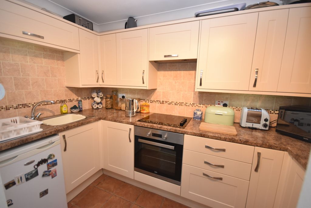 Additional image 7 of 2 bed flat for saleSt Johns Park, Whitchurch SY13