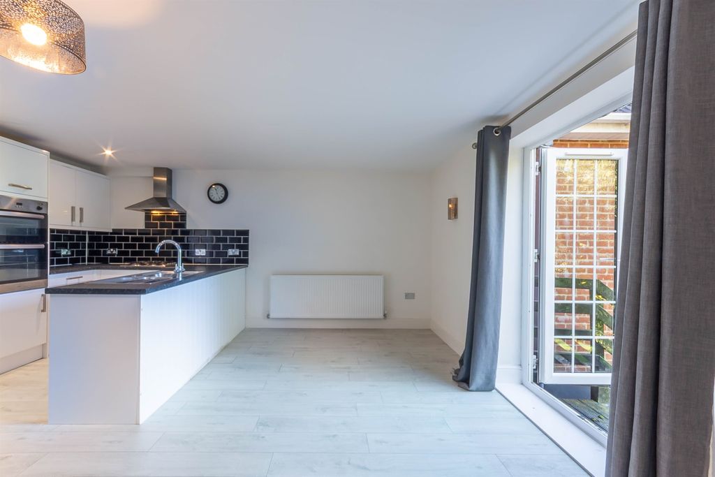 Additional image 10 of 2 bed flat for saleBeacon Hill, Maldon CM9