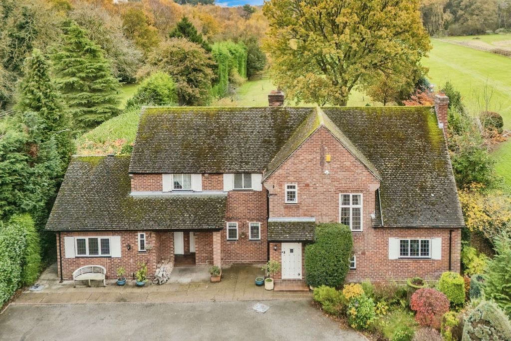 5 bed detached house for saleChester Road, Sandiway, Northwich, Cheshire CW8
