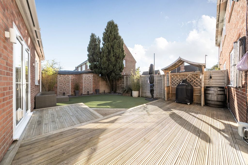 Additional image 13 of 4 bed semi-detached house for saleEssex Street, Newbury RG14